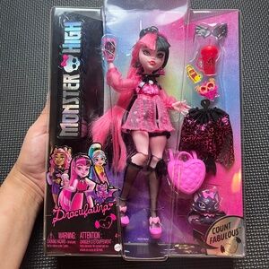 NEW Monster High Draculaura G3 Reboot Mattel 2022 Generation 3